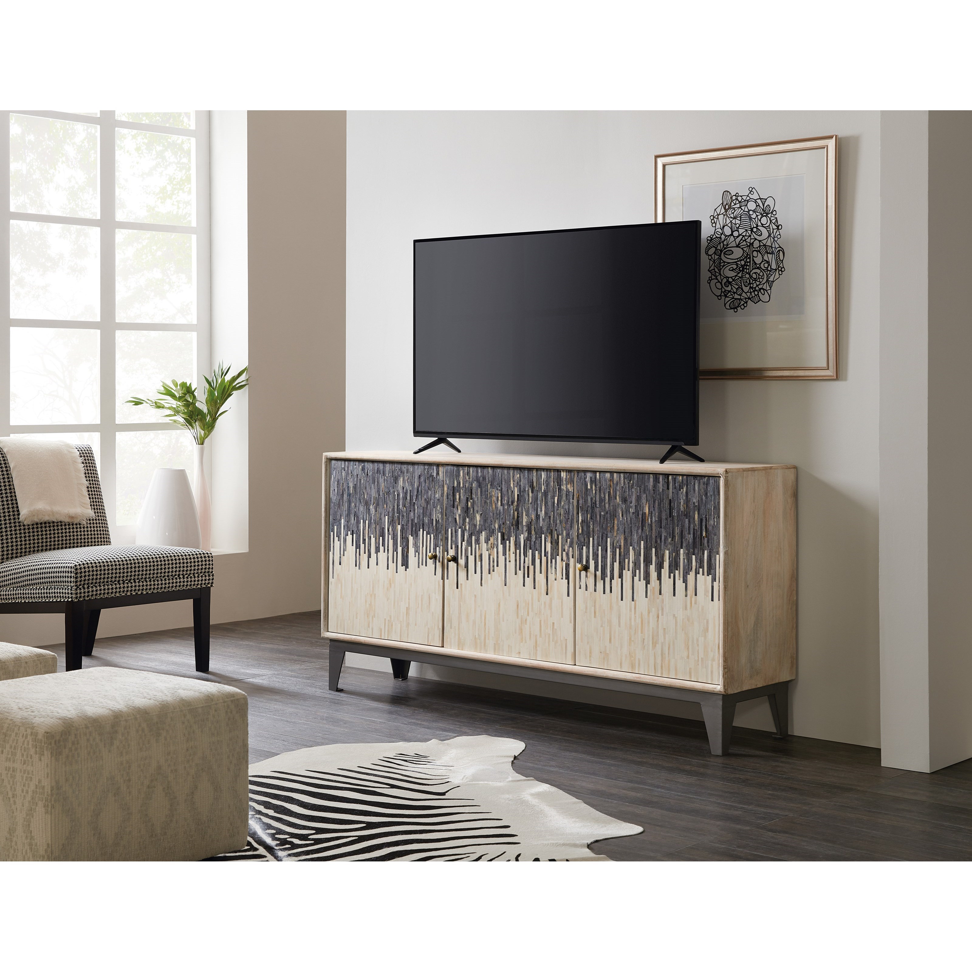 Hooker Furniture Living Room Accents 5936 55469 03 3 Door TV Stand